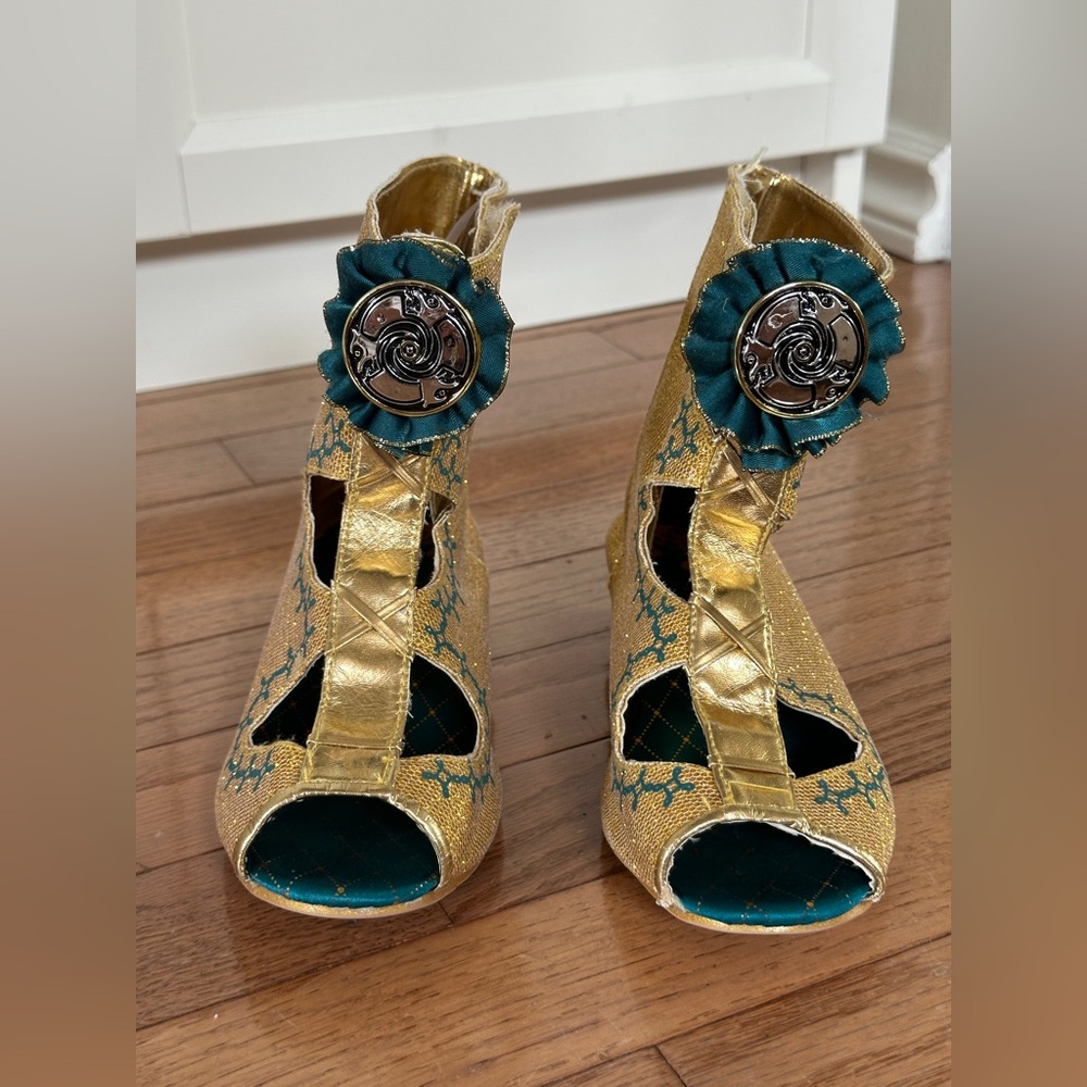 Disney Brave Merida shoes size 13/1